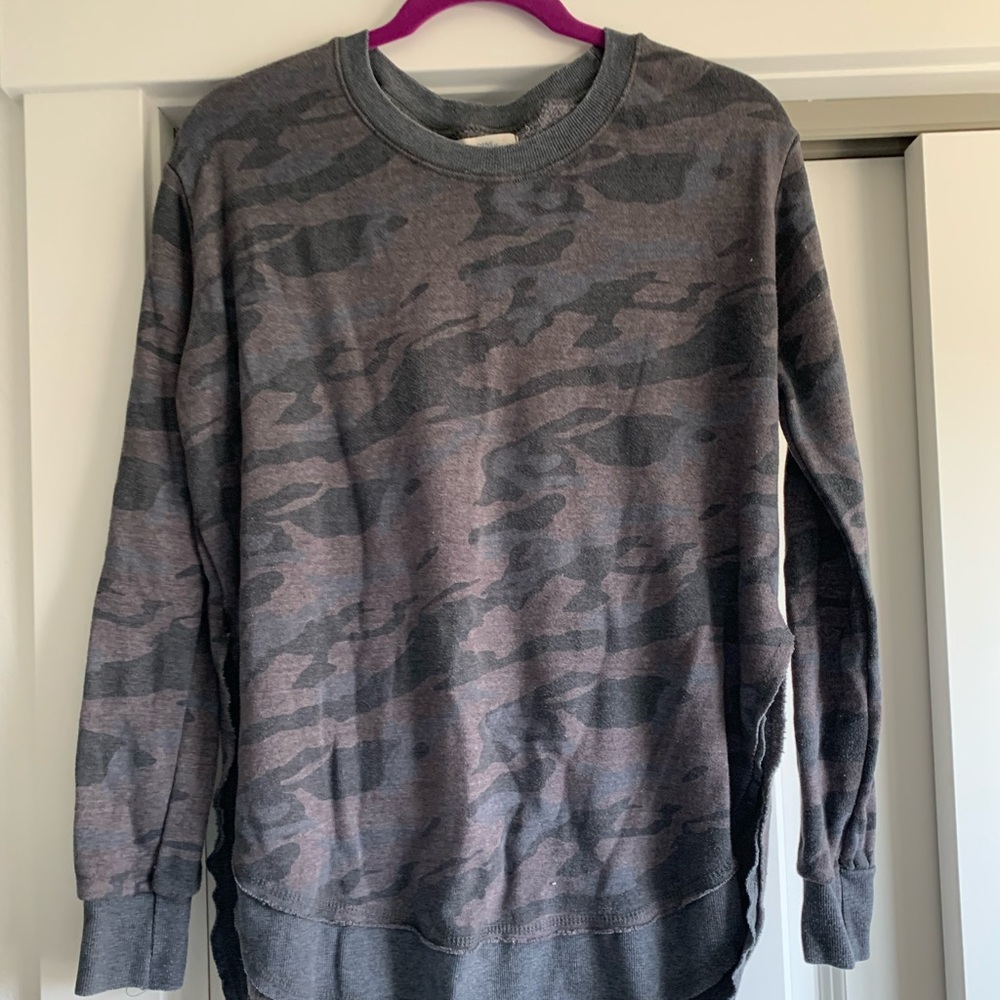 Womens crewneck